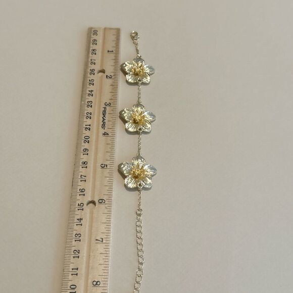 Flower Bracelet M1062 - Picture 4 of 4